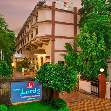 Lords Inn Vadodara Exterior photo