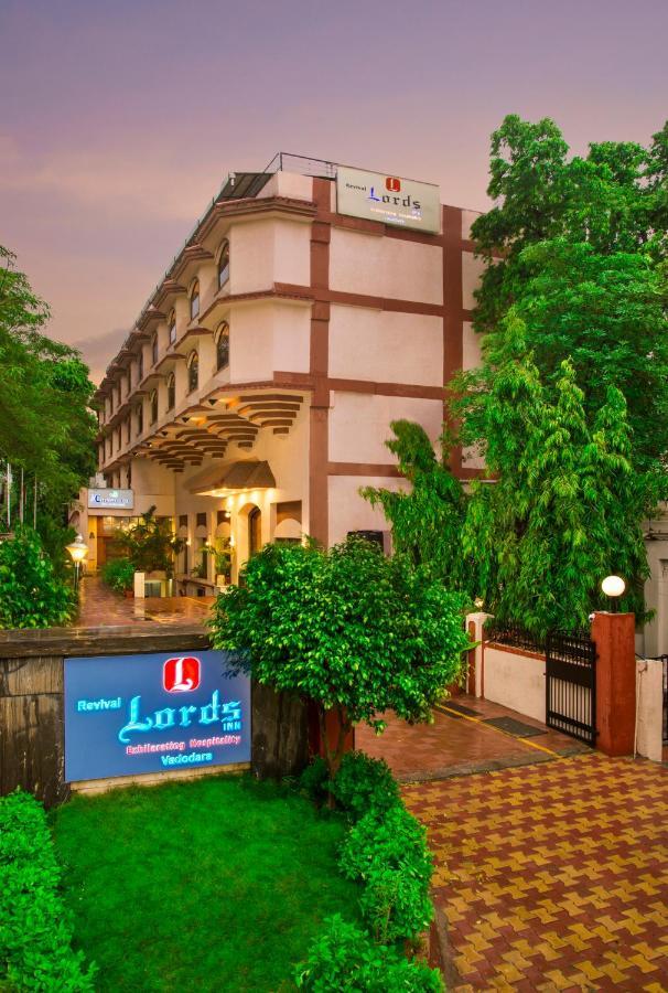 Lords Inn Vadodara Exterior photo