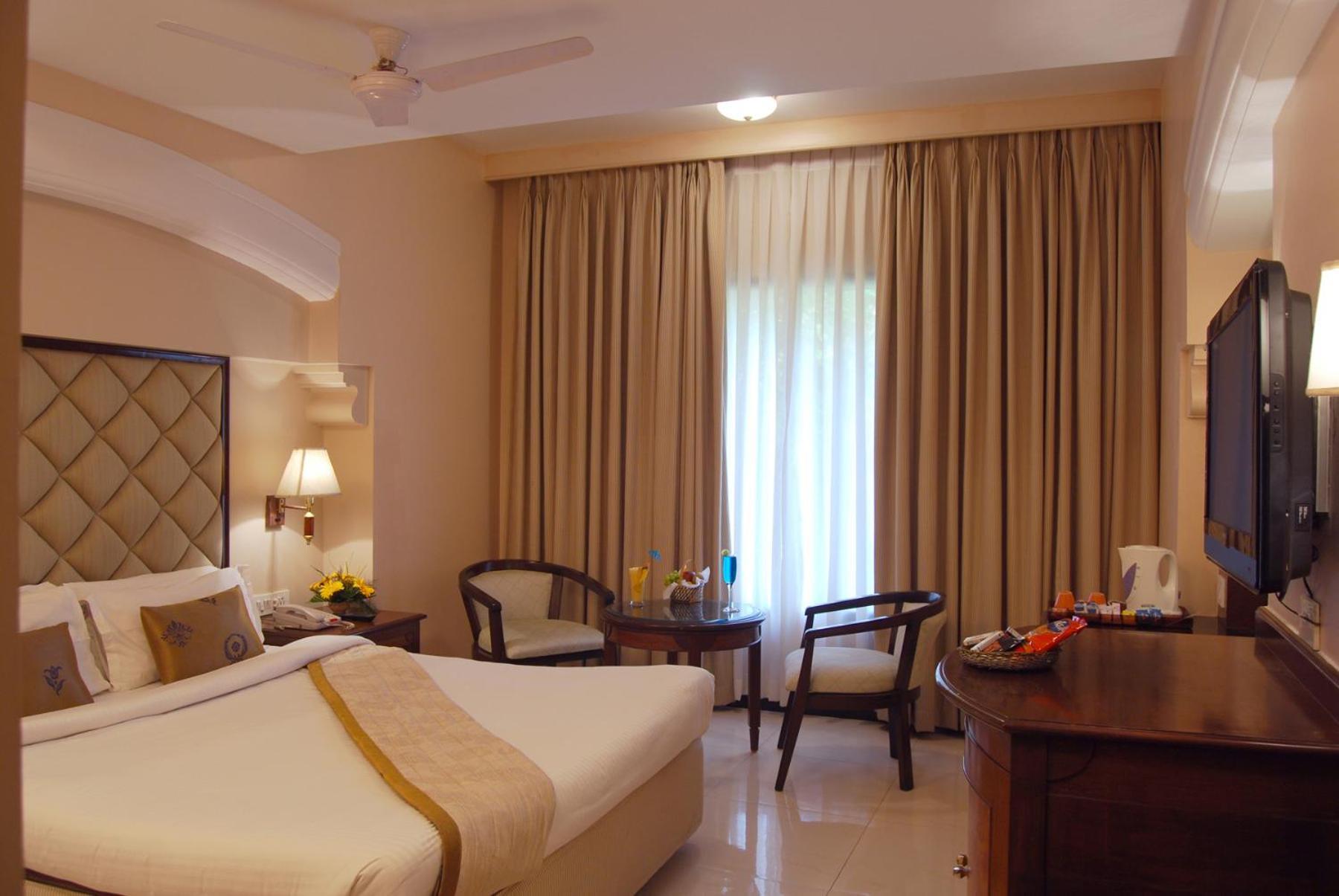 Lords Inn Vadodara Room photo